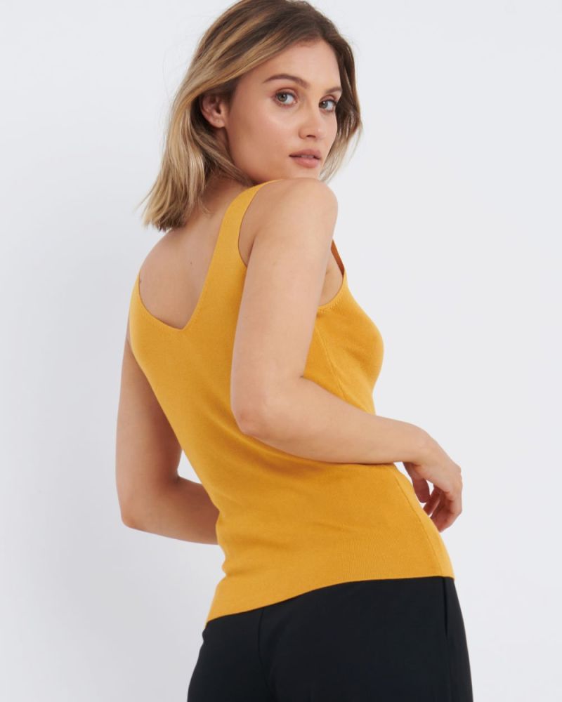 Myra V-Neck Ribbed Knit Top