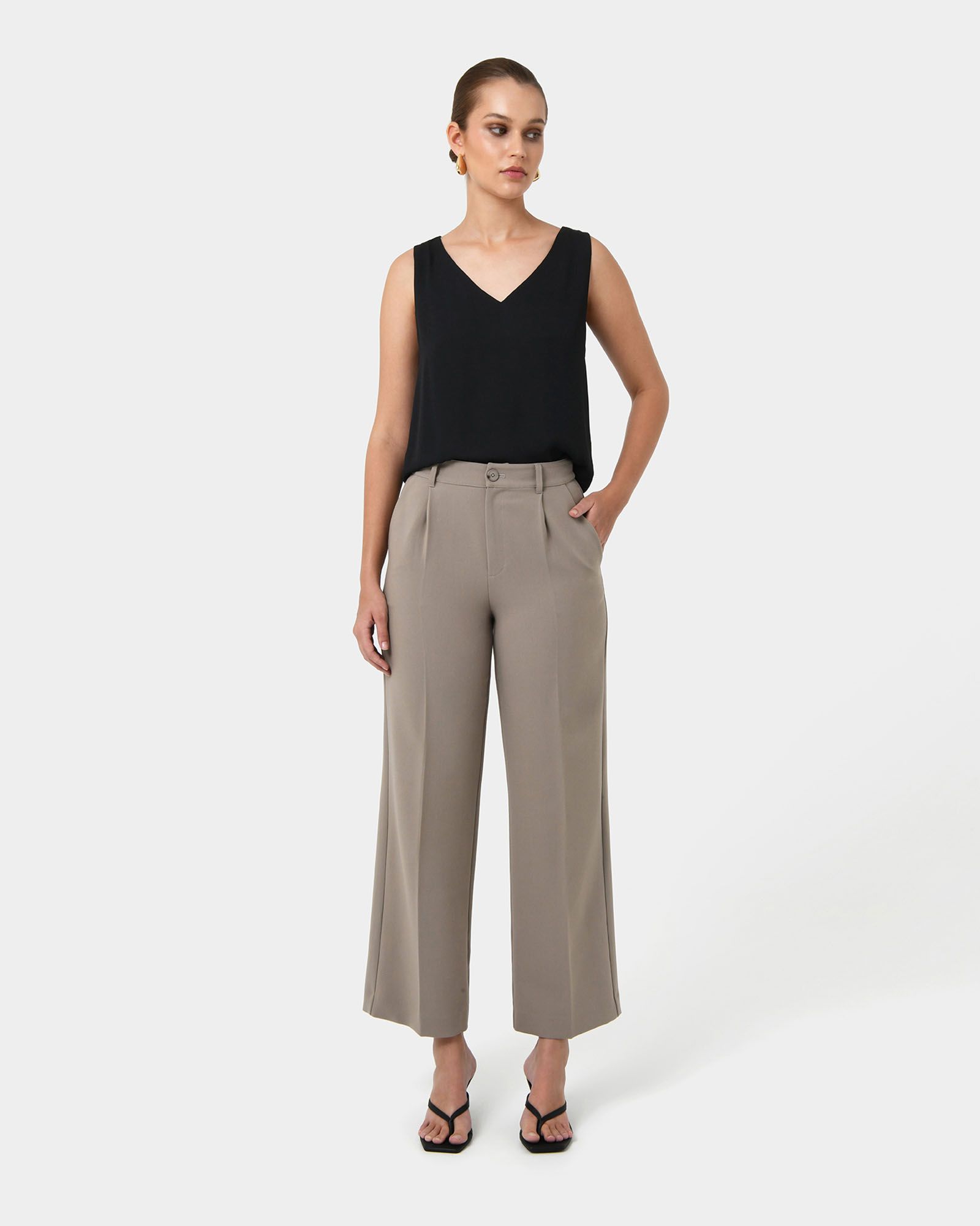 Forcast Clothing - Blair V Neck Crop Top 