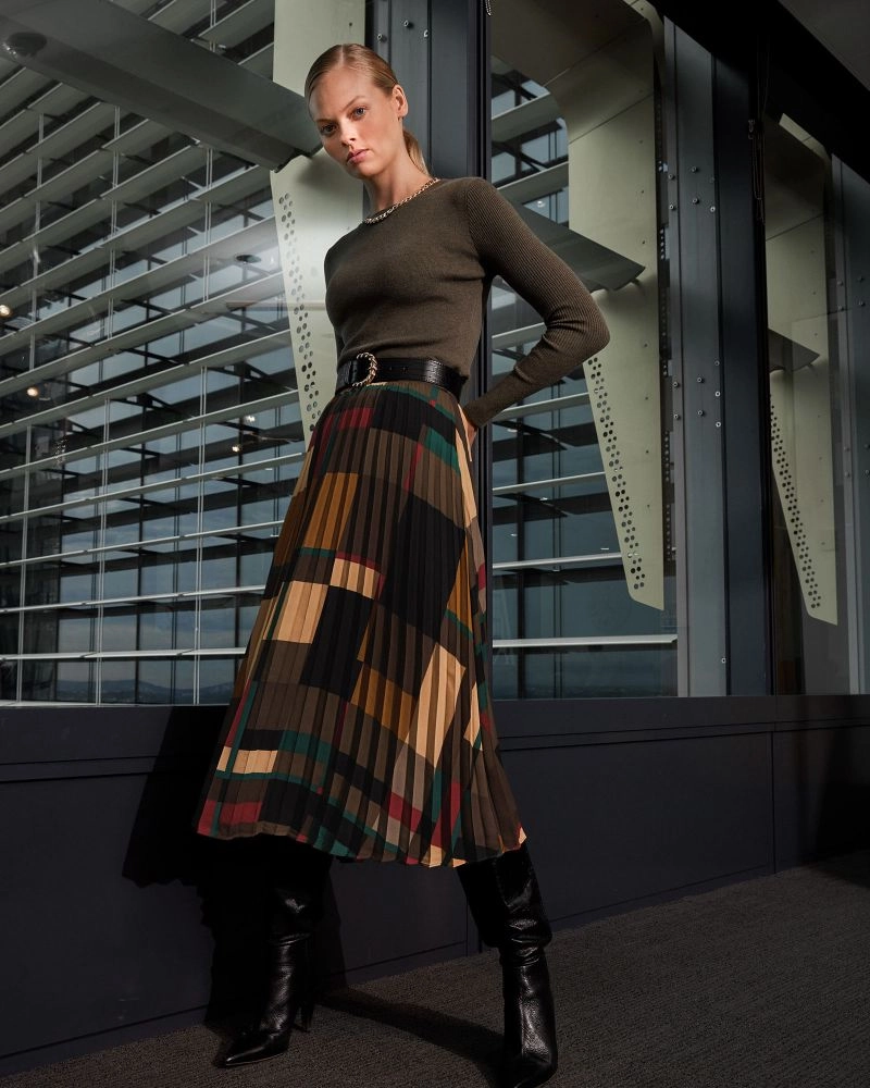 Forcast Clothing - Aubrey Printed Pleat Skirt