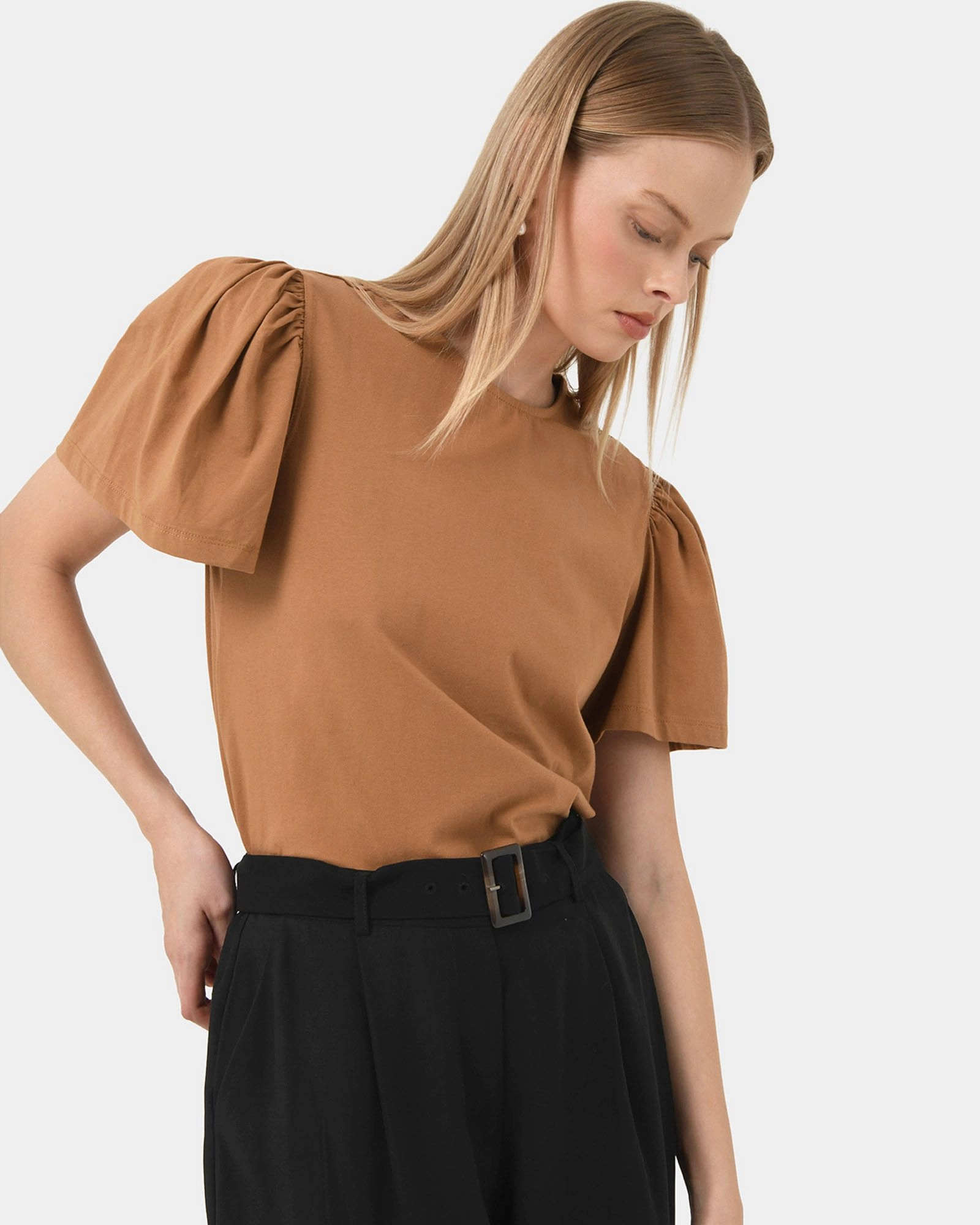 Forcast Clothing - Cayla Gathered Sleeve Tee