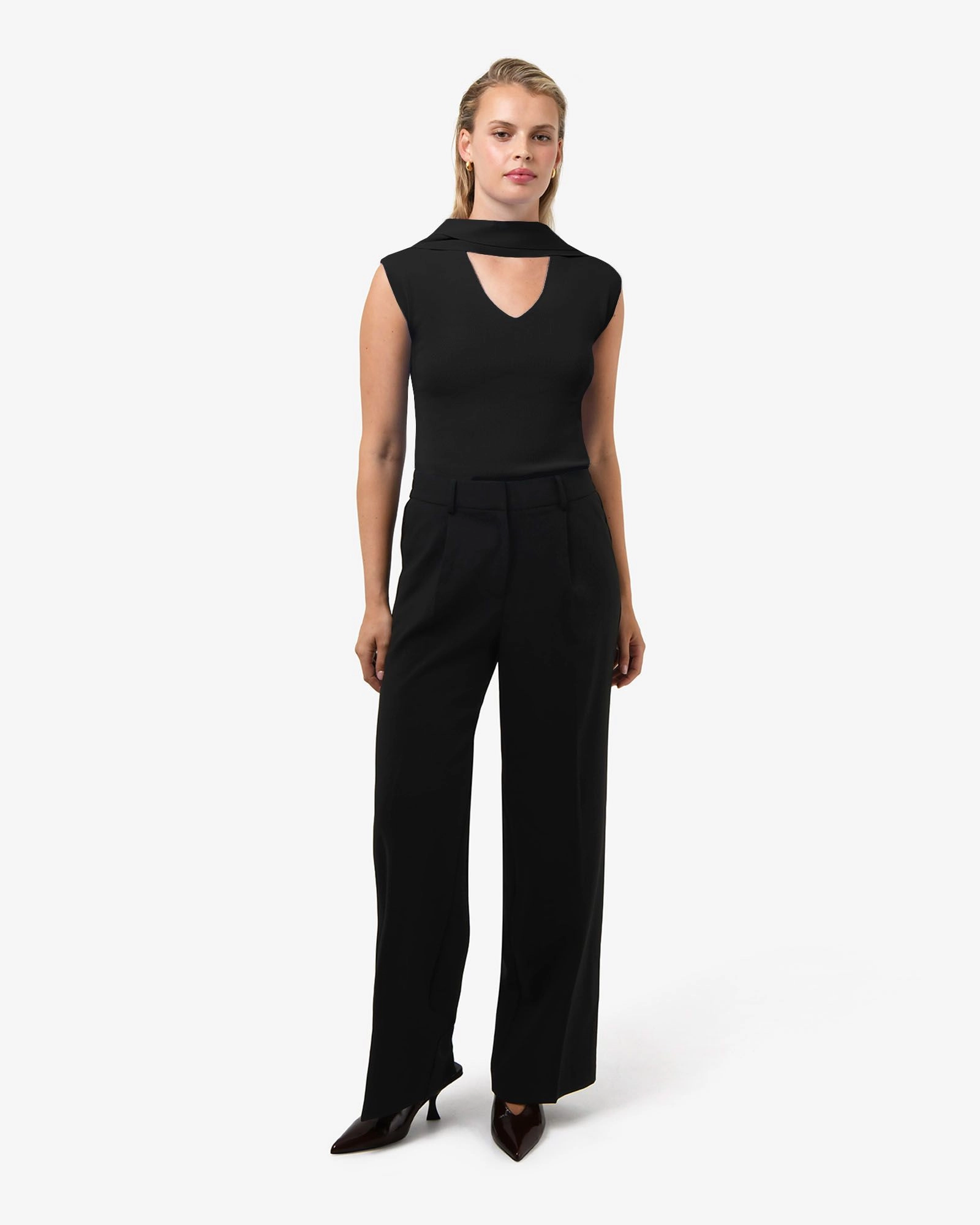 Forcast Clothing - Isadora V-Neck Scarf Knit Top