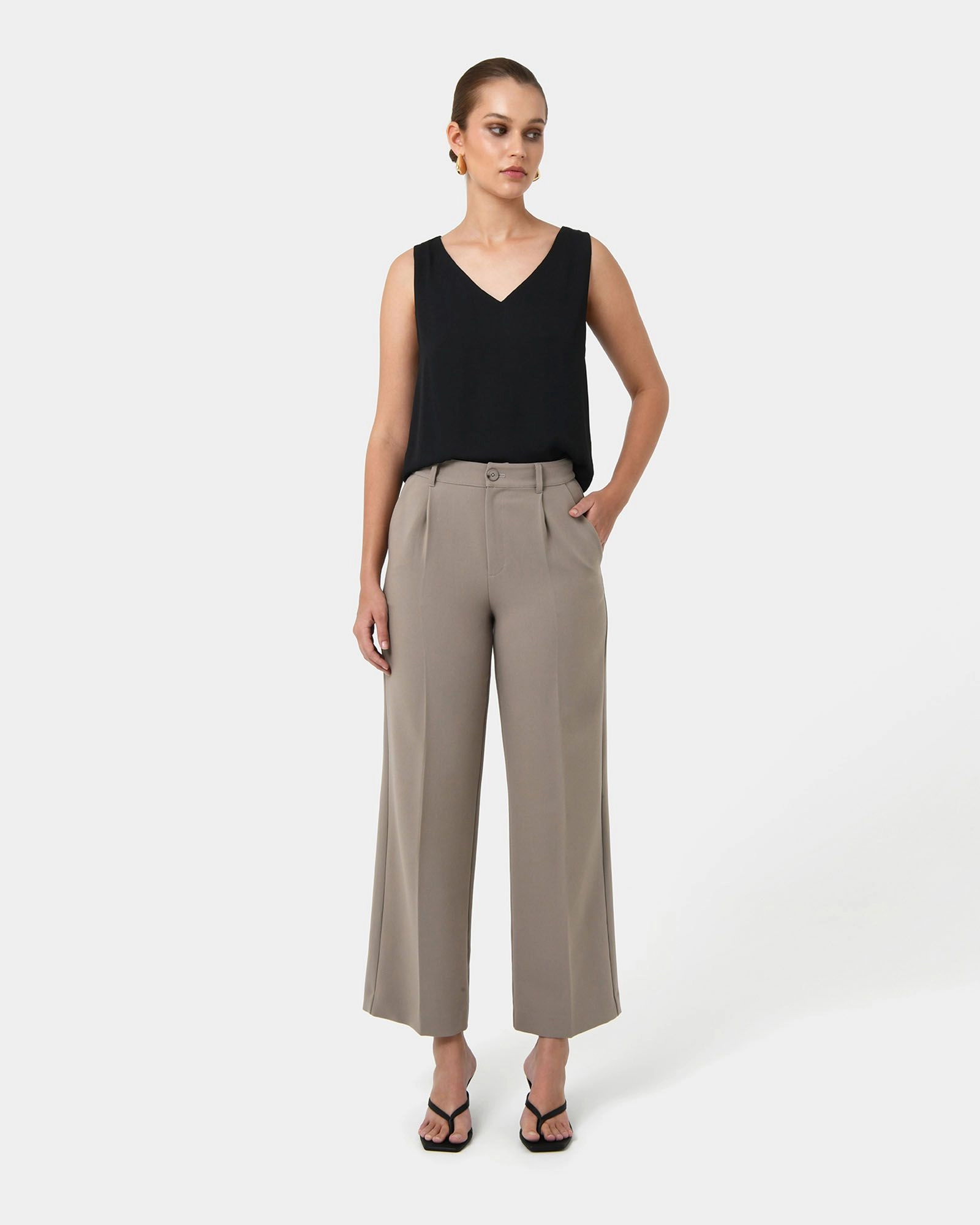 Forcast Clothing - Blair V Neck Crop Top 