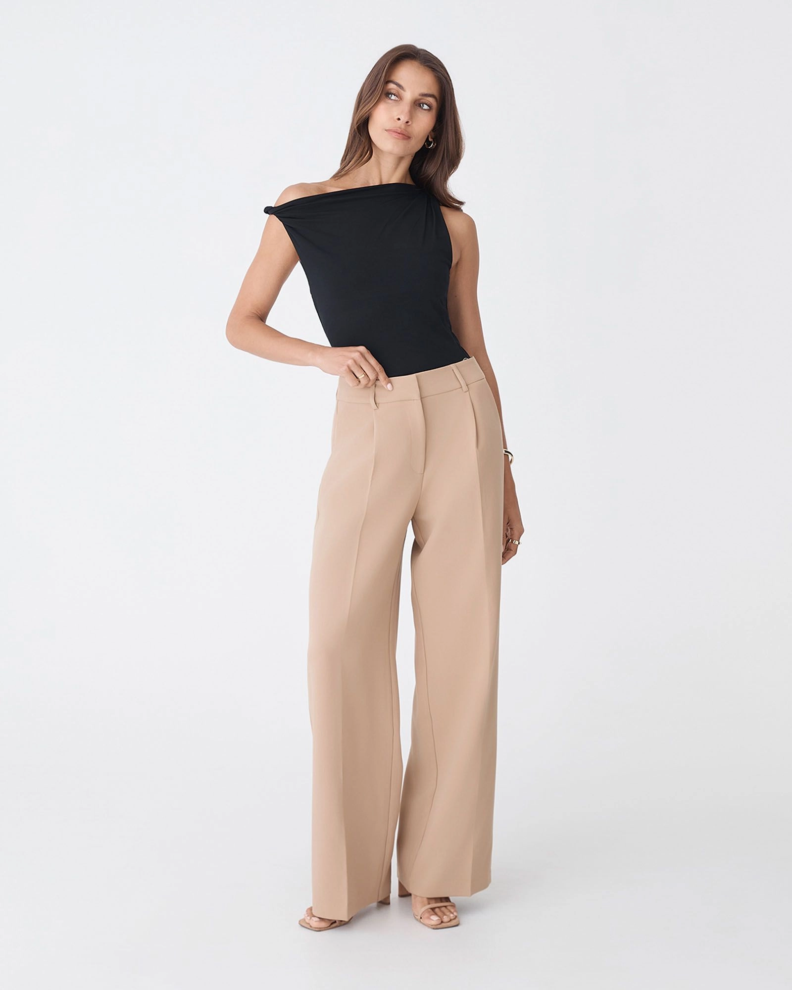 Forcast Clothing - Cici Bamboo Twist Shoulder Top