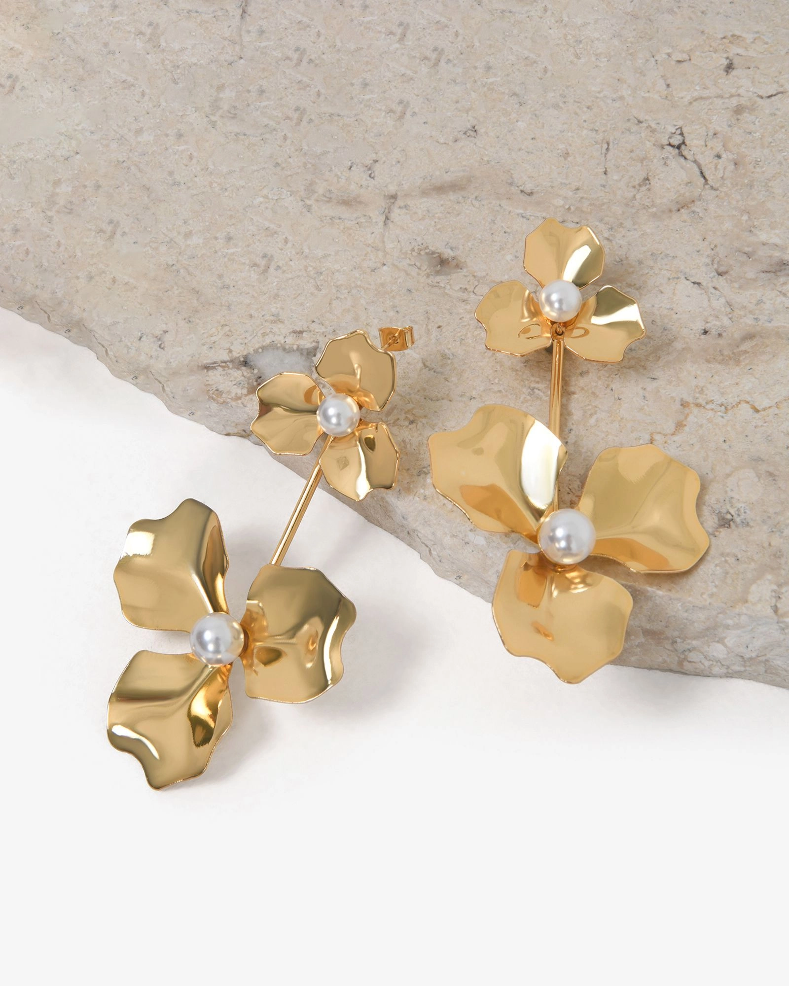 Forcast Accessories - Magnolia Bold Floral Earrings