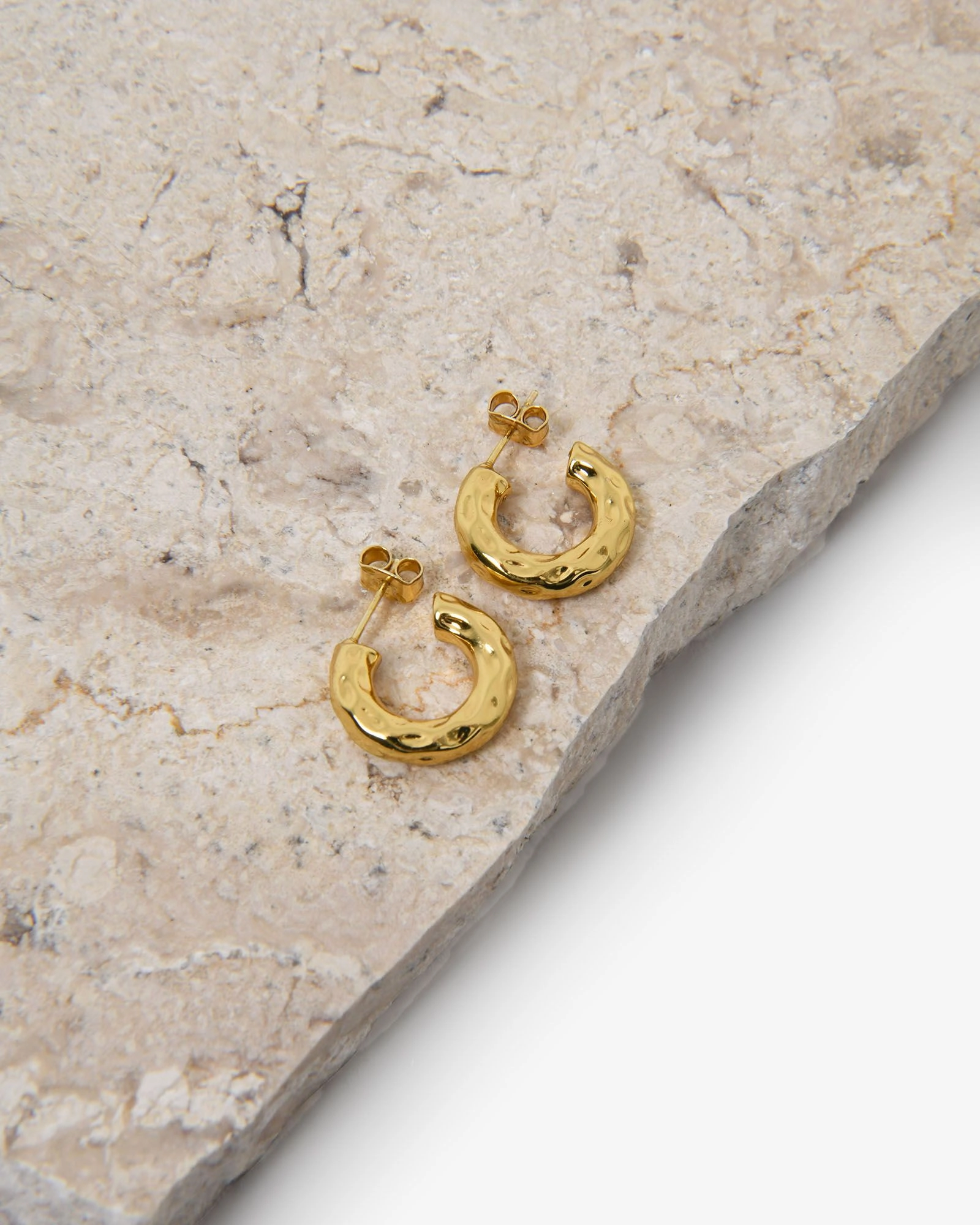 Forcast Accessories - Amaris Gold Hoop Earrings