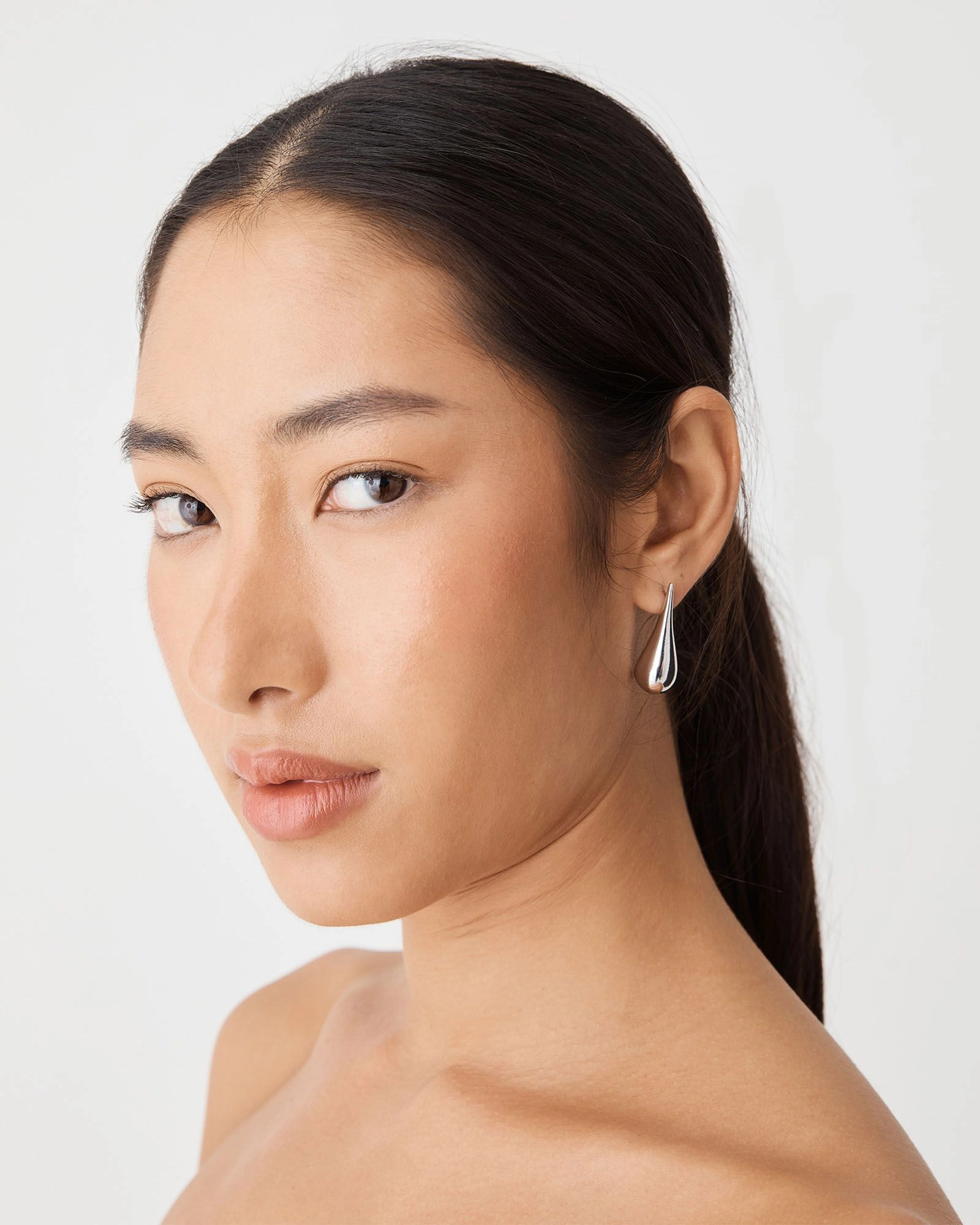 Forcast Accessories - Ula Drop Earrings