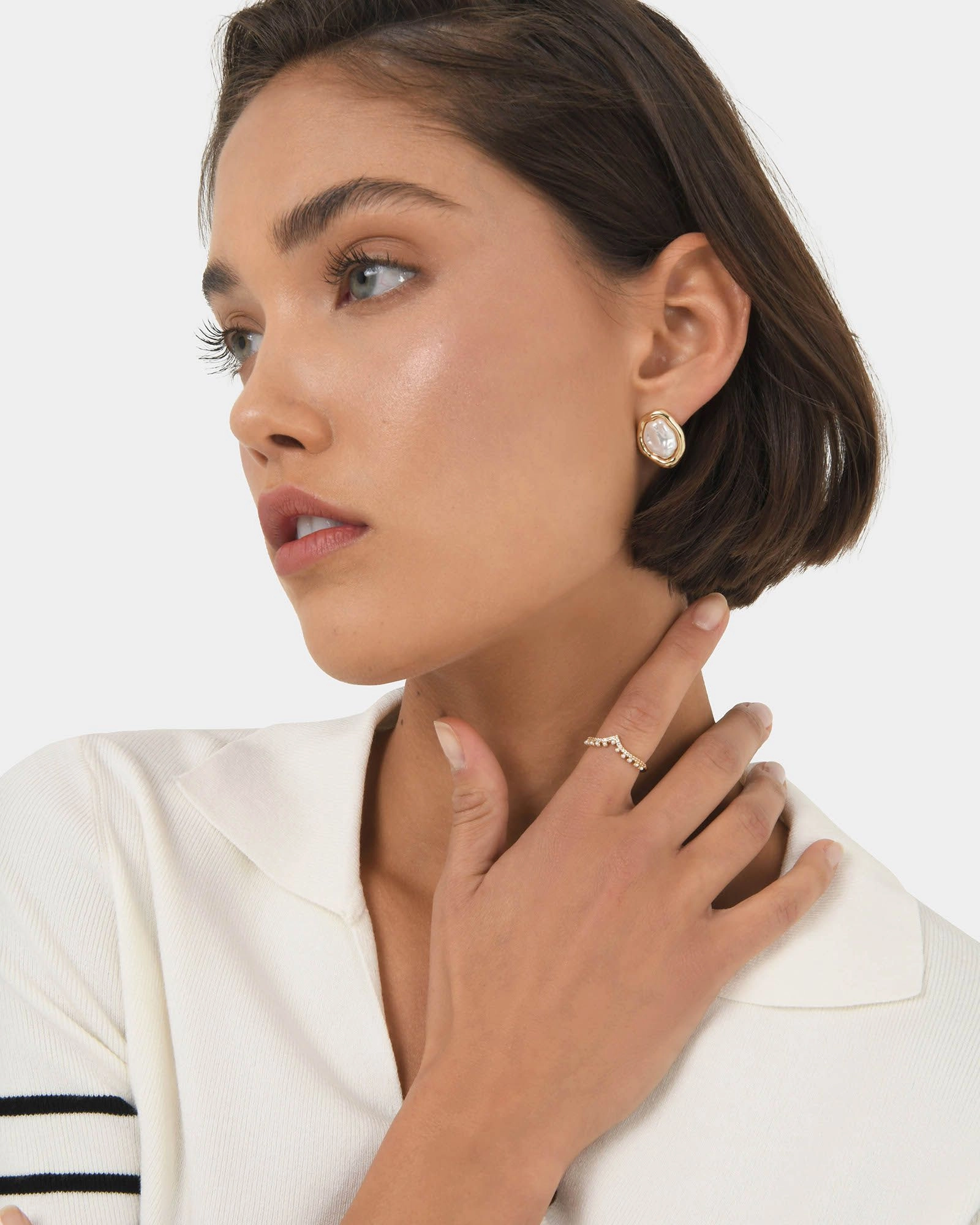 Forcast Accessories - Doris Pearl Earrings