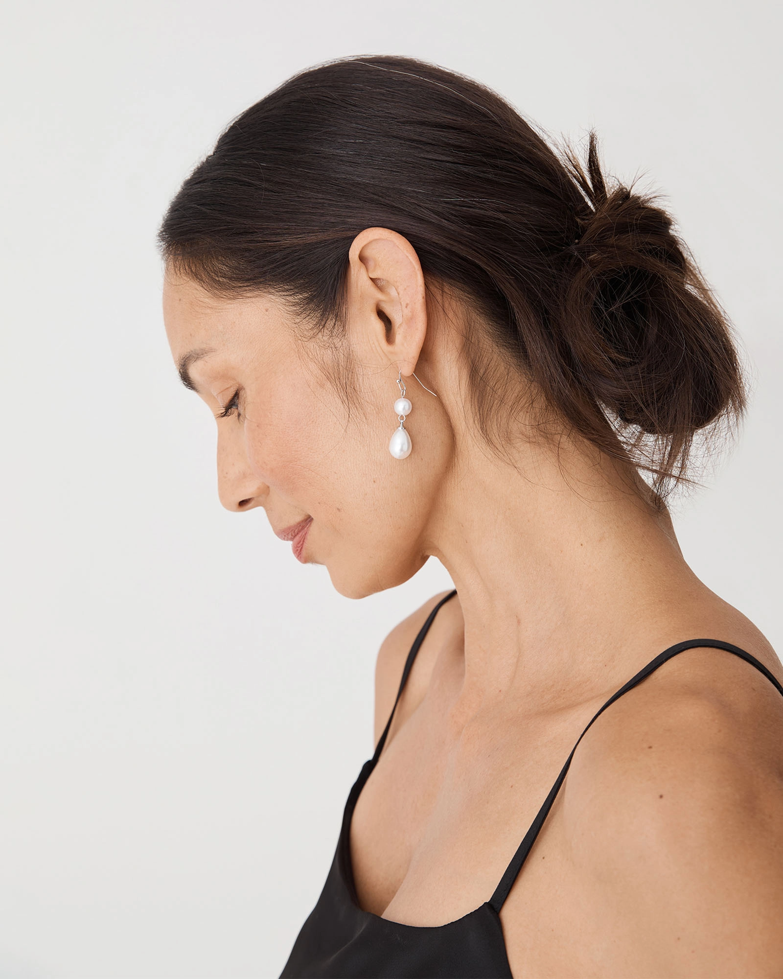 Victoria Pearl Earrings