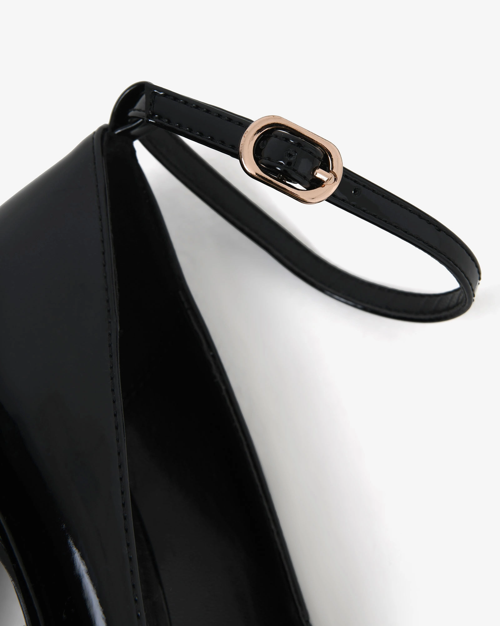 Vera Block Heel Point